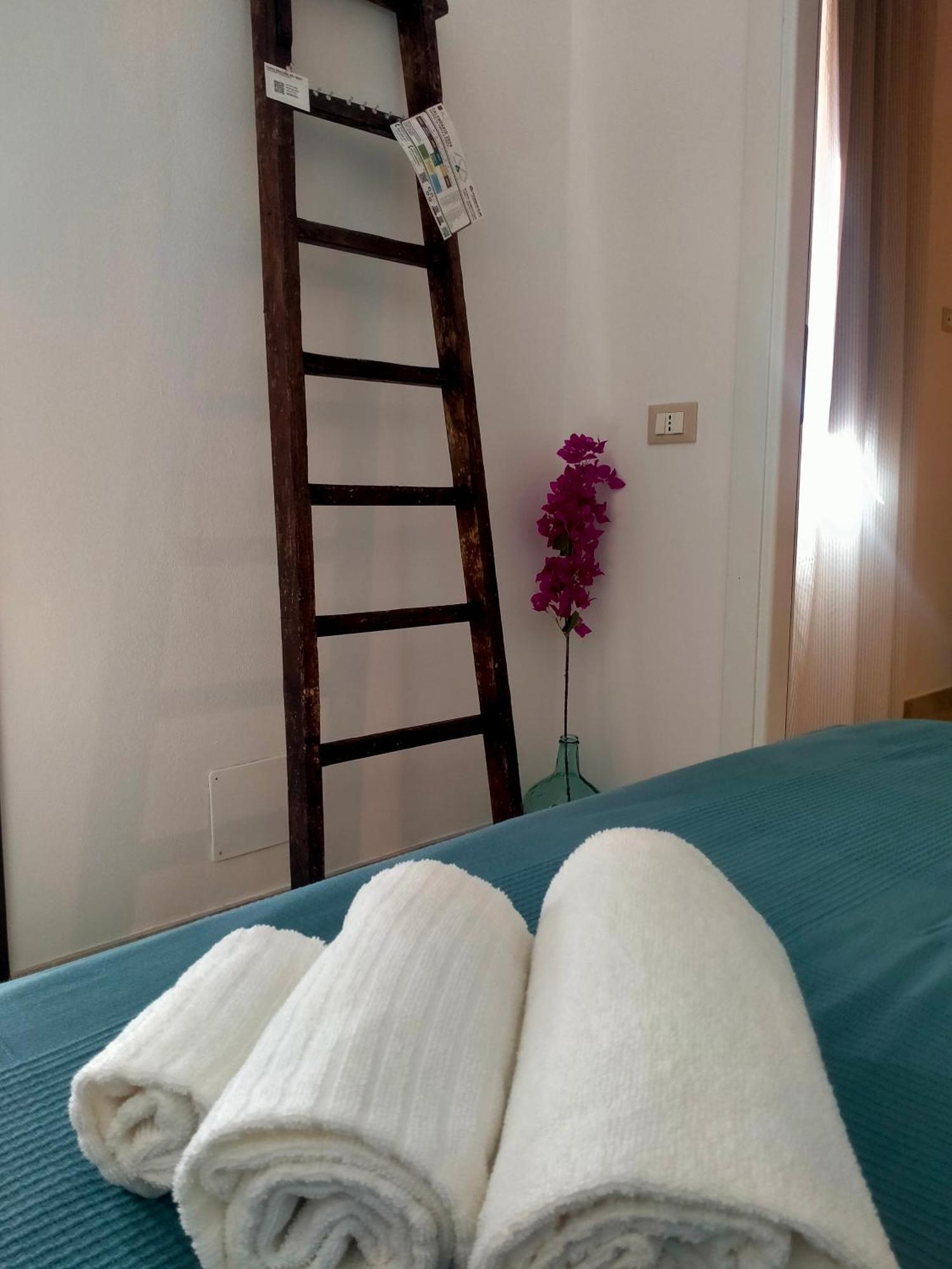 Apartamento A Casa Tutti Bene Trapani Exterior foto